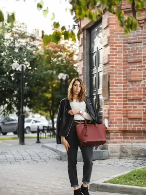 The Complete Guide to Handbag Styles: Find Your Perfect Match - Cover Image