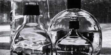 Decoding Niche Fragrances: Unveiling Gems with 85%+ Reviews (2025) - Cover Image