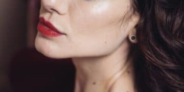 The Art of the No-Makeup Makeup Look: 2025's Style Guide - Cover Image