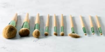 The Best Makeup Brushes: Your Guide to Application & Cleaning - Cover Image