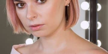 The Best Makeup for Oily Skin: Control Shine and Stay Matte All Day - Cover Image