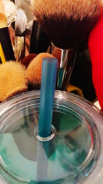 How to Clean Makeup Brushes: A Step-by-Step Guide