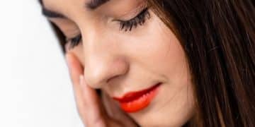 False Lashes 101: Your Beginner's Guide to Beautiful Eyes - Cover Image