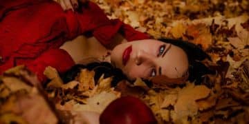 Thanksgiving Makeup: Long-Lasting Look for Your Feast - Cover Image